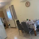 Lanari Valley House Apartamento *