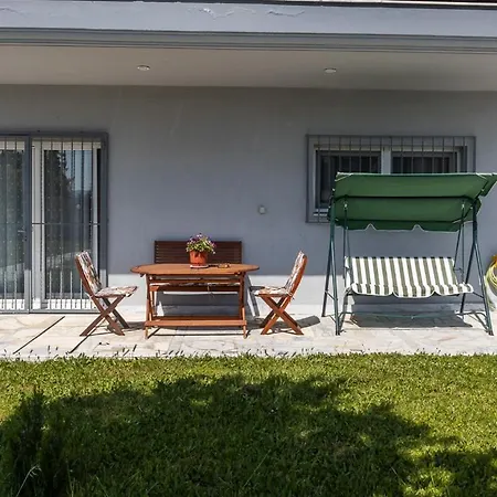 Lanari Valley House *